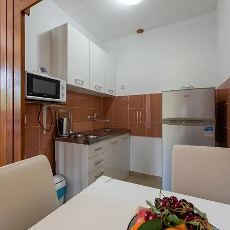 Apartmani Mila Gornji Karin Exterior photo