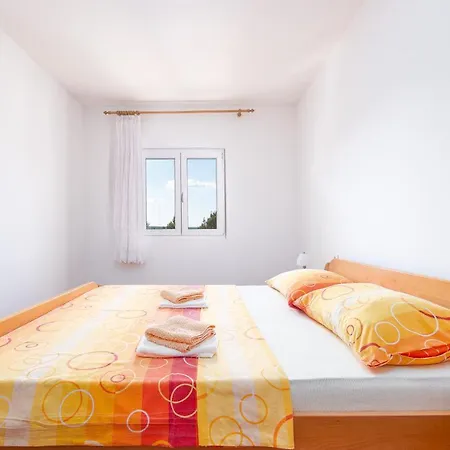 Apartmani Mila Gornji Karin Exterior photo