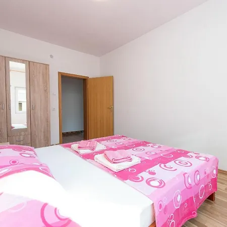 Apartmani Mila Gornji Karin Exterior photo