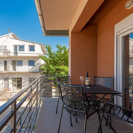 Apartmani Mila Gornji Karin Exterior photo