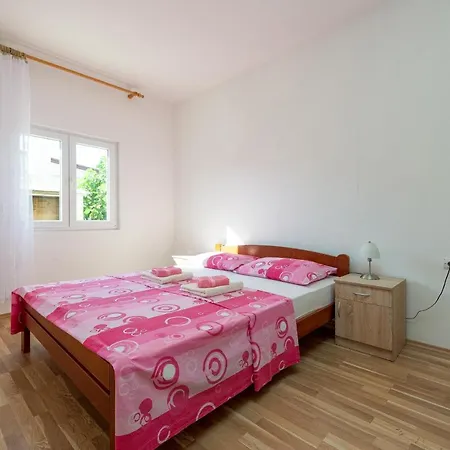 Apartmani Mila Gornji Karin Exterior photo