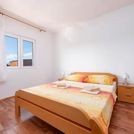 Apartmani Mila Gornji Karin Exterior photo